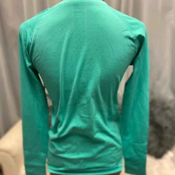 Savvi performance long Sleeved Tee NWT L 133 - Picture 3 of 6